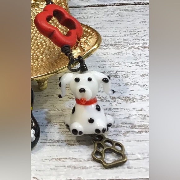 🌺[2/$40.00]🌺 Glass-Blown Dalmatian Dog Women’s Necklace - Picture 3 of 3